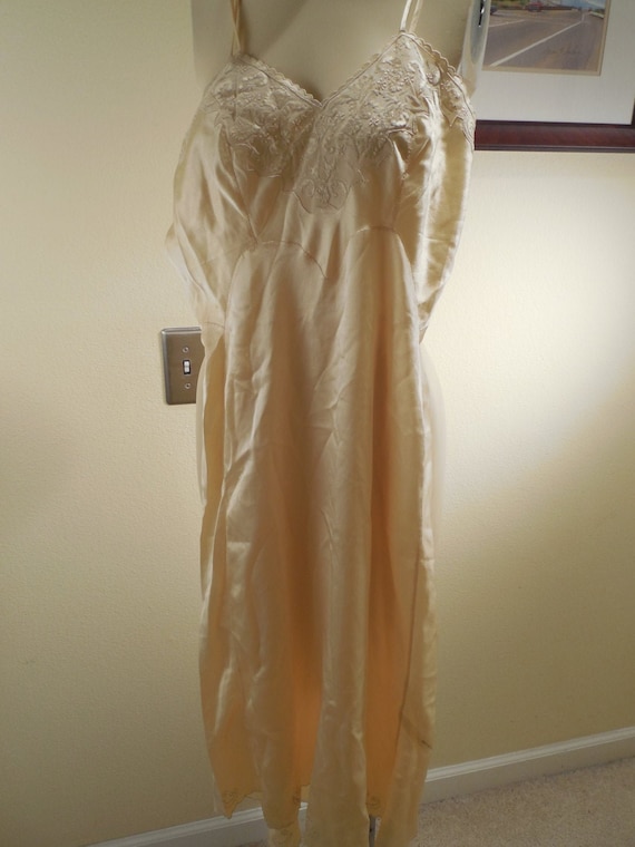 Silk Nightgown Small Yellow/cream scalloped edges… - image 1