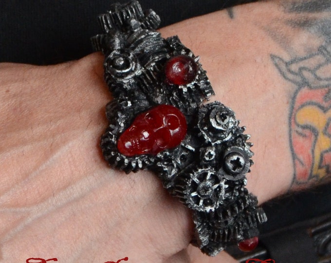 Steampunk  Gear Jewelry Bracelet -  Gears with Skull  Dark metal  Tone - Cyberpunk Jewelry