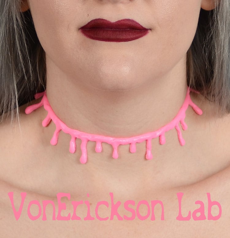 Hot pink best sale choker