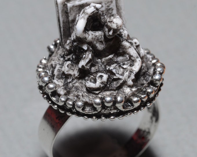 Zombie Jewelry - Cameo  Ring- Rising from the Grave Zombie