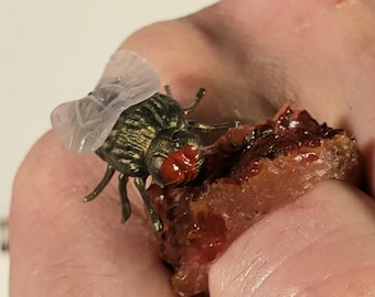 Chopped Flesh Finger Ring with Fly
