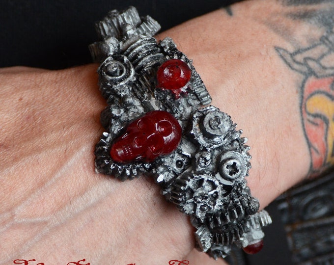 Halloween jewelry - Steampunk  Gear Bracelet -  Gears with Skull  Silver Tone - Cyberpunk Jewelry