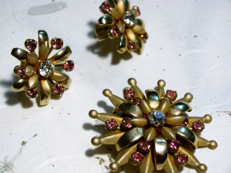 Spikey Starburst Flower Brooch Set with Pink Rhinestones Lovely Layered Brass image 3