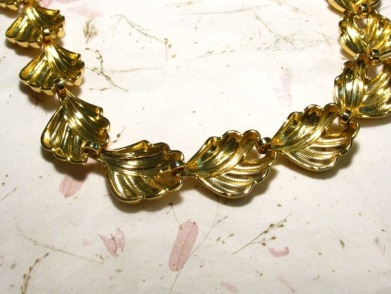 Vintage Gold Tone Leaf Chain Necklace - image 3