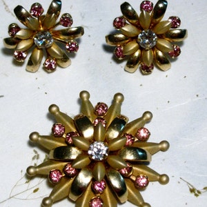 Spikey Starburst Flower Brooch Set with Pink Rhinestones Lovely Layered Brass image 2