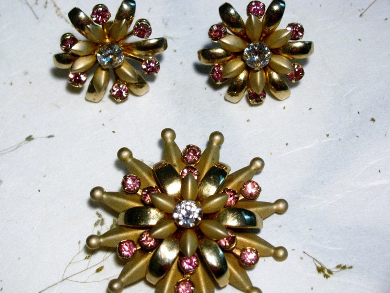 Spikey Starburst Flower Brooch Set with Pink Rhinestones Lovely Layered Brass image 2