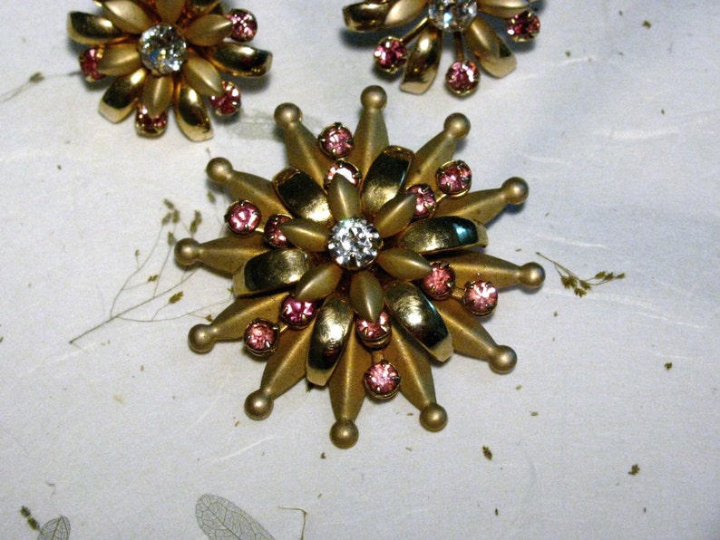 Spikey Starburst Flower Brooch Set with Pink Rhinestones Lovely Layered Brass image 5