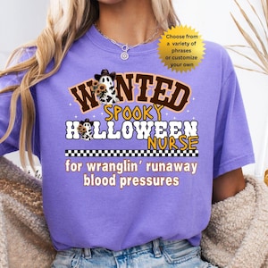 Comfort Colorsの面白いハロウィンナースシャツ、カスタムナースチームシャツ、ハロウィンコスチュームナース、カップルシャツ、グループナースシャツ