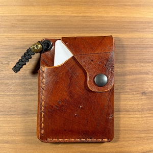 Porte-cartes EDC minimaliste fait à la main en France - Cuir Carlo BADALASSI « ECBATANA Lux » couleur Cognac