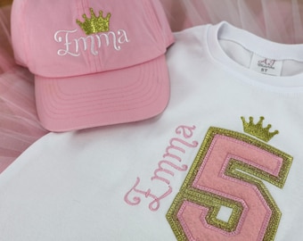 Set "Principessa Compleanno": maglietta e cappellino, maglietta con nome personalizzato e berretto da baseball personalizzato.