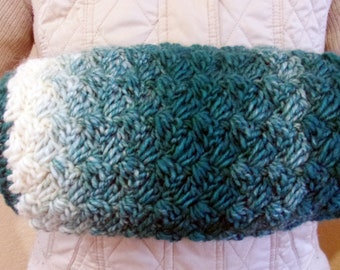 Crochet Diagonal Shell Stitch Hand Muff Pattern, Old Fashioned Hand Warmer, Hand Muff Pattern, Pattern Only, Instant Download PDF Pattern