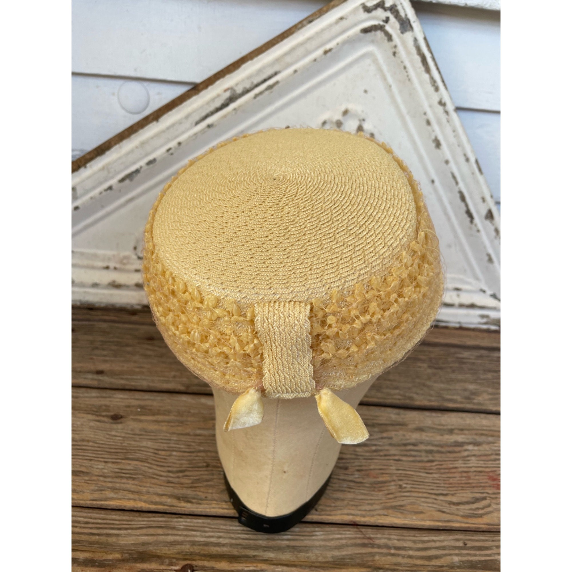 Vintage 1950s Yellow Straw Pill Box Hat Rhinestones MOD - Etsy display picture 1