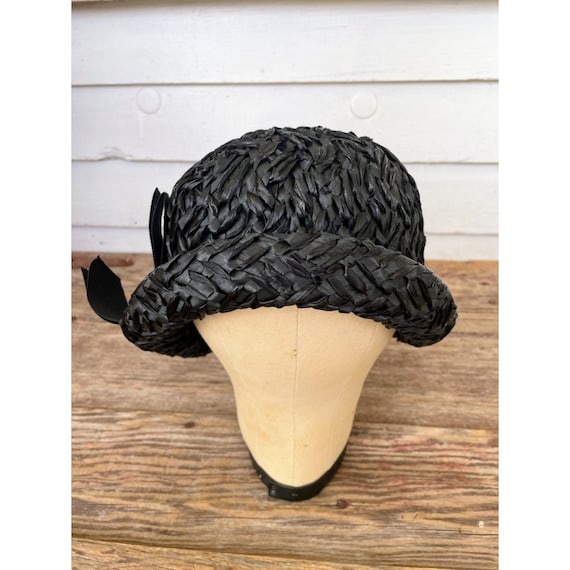 Vintage 1960s Black Raffia Straw Raffia Cloche' W… - image 1