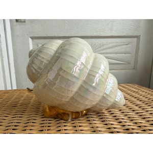 Vintage MCM Ceramic Luster Glazed Sea/Conch Shell TV Lamp
