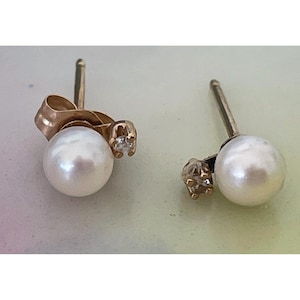 Vintage 14K Yellow Gold Pearl & Diamond Stud Earrings