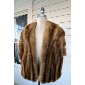 Vintage 50&#39;s Brown Mink Stole Capelet With front Pockets