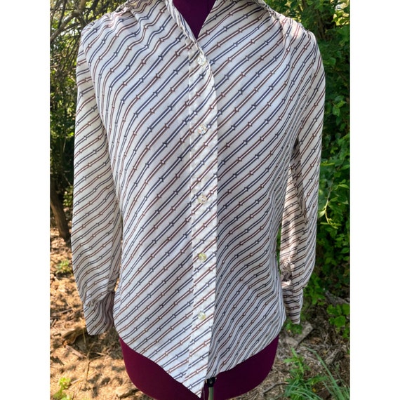 Vintage 1970s Button womens Blouse Abstract Arrow… - image 4