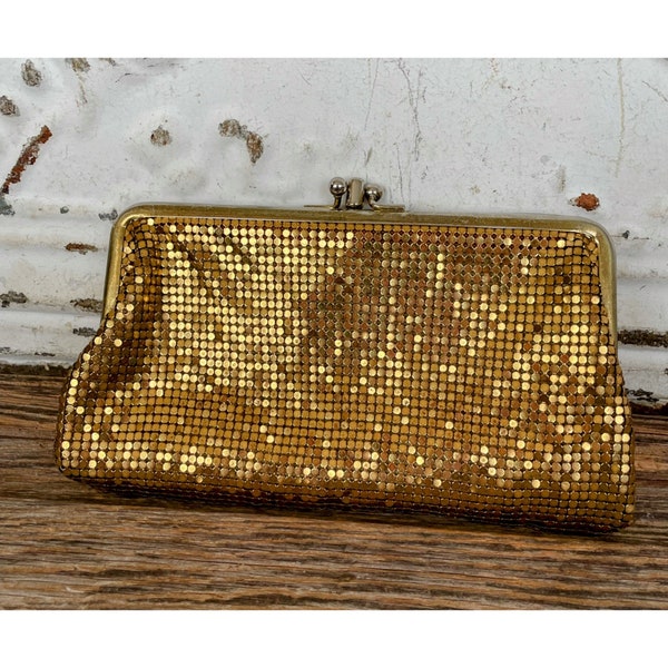 Vintage 1960's Gold Mesh Clutch Purse Kiss Lock