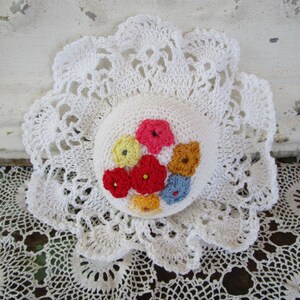 Vintage Pin Cushion Crochet Flowers Lacy White Red yellow blue flowers
