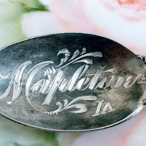Antique Mapelton Iowa Souvenir Spoon Silverplate