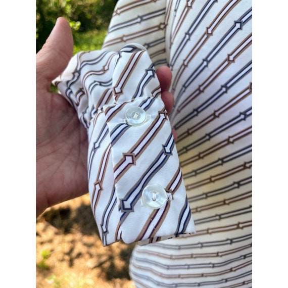 Vintage 1970s Button womens Blouse Abstract Arrow… - image 9