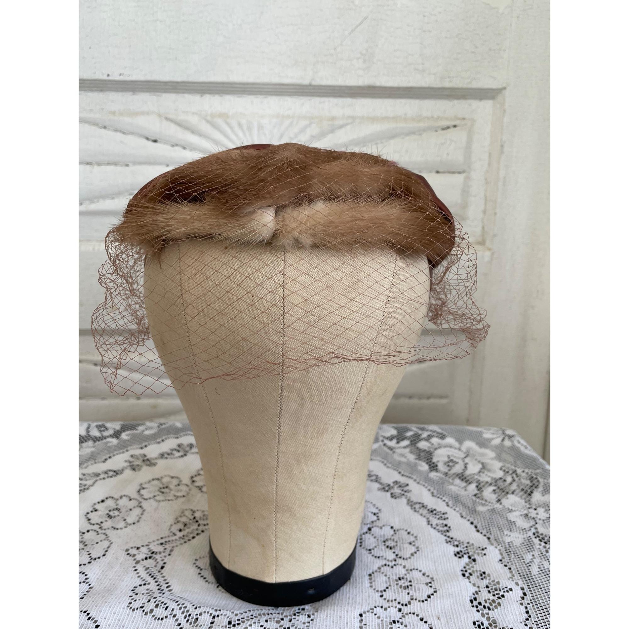 Vintage 1950s Brown Mink Fur Hat With Satin Bow Netting Vintage Hat / Head Pieces 1950 copper mcm Fur and Satin Bow  main image 2