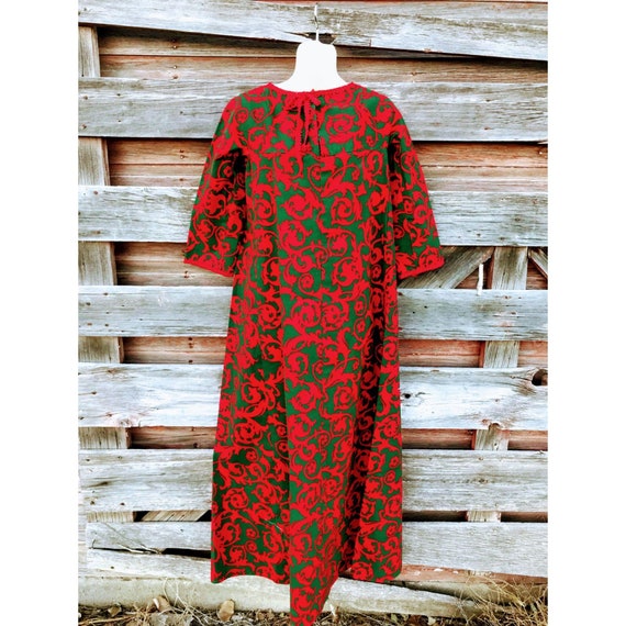 Vintage 1960s Red and Green Floral cotton Twill Ka