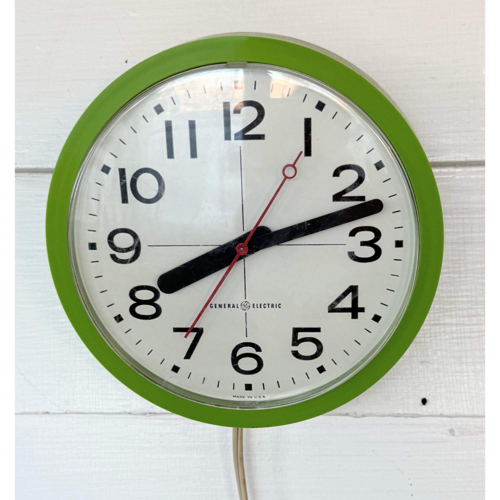 Vintage 70's General Electric Retro Lime Green Wall Clock Model