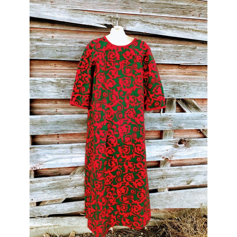 Vintage 1960s Red and Green Floral cotton Twill Kaftan Maxi Dress