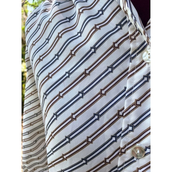 Vintage 1970s Button womens Blouse Abstract Arrow… - image 7
