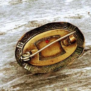 Art Deco Opaque Faceted Red Glass Brass Brooch pin image 6