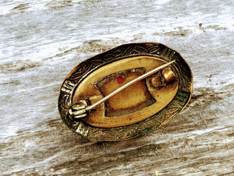 Art Deco Opaque Faceted Red Glass Brass Brooch pin image 6