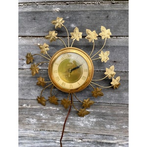 Vintage MCM United Starburst Ivy Leaves Electric wall clock Gold