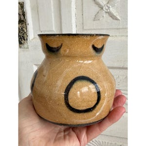 Vintage 1940s Stoneware Salt Glaze Art Pottery Vase Beige 4.5&quot; Signed