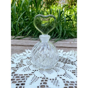 Vintage 1970s Clear Glass Perfume Bottle Heart Stopper Swirl Base