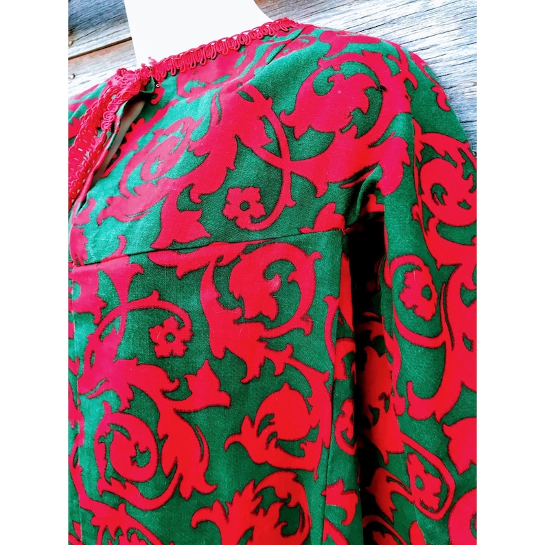 Vintage 1960s Red and Green Floral cotton Twill Kaftan Maxi Dress
