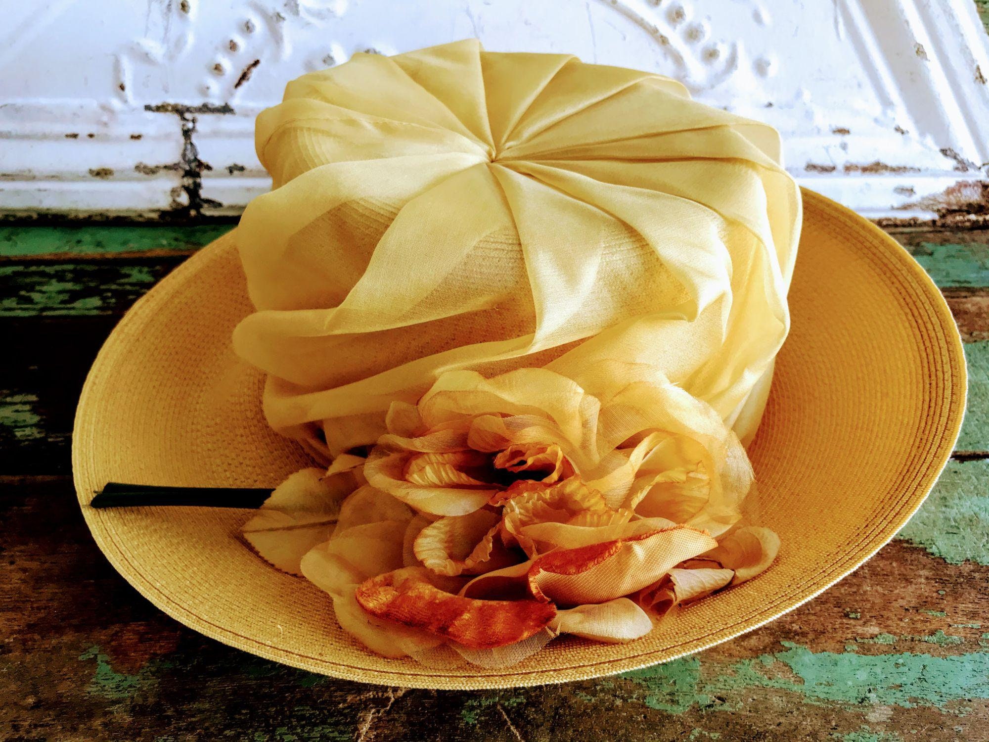 Vintage Mustard Big Flower Wide Brim Straw Hat With Pleated  display picture 3