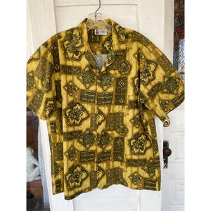 Vintage 1970s Mens Hawaiian button Shirt Aloha Republic Size Large