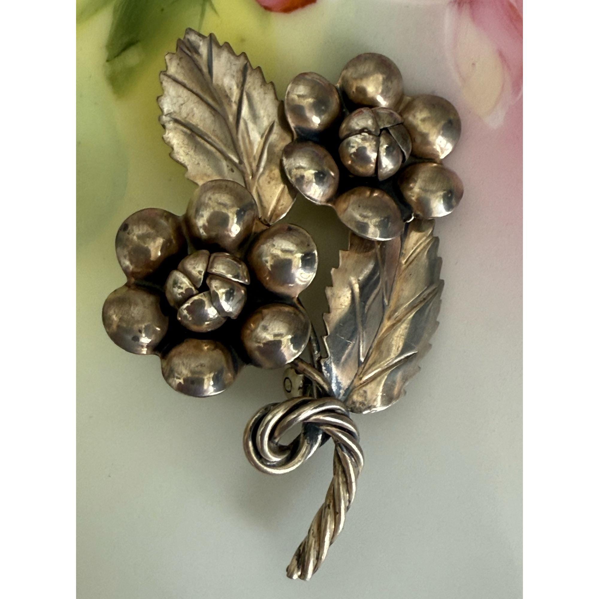 1940s Sterling Brooch - Etsy display picture 1