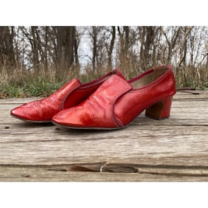 Vintage MOD 1960s Womens Shoes Orange/Red Patent Leather 7/7.5