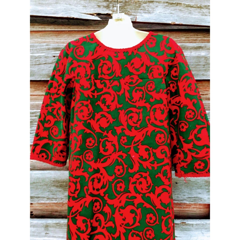 Vintage 1960s Red and Green Floral cotton Twill Kaftan Maxi Dress