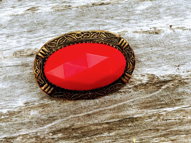 Art Deco Opaque Faceted Red Glass Brass Brooch pin image 3