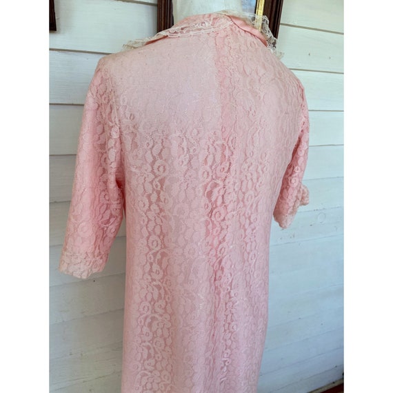Vintage 1950s Pink Floral Lace Bed Jacket Robe - image 4