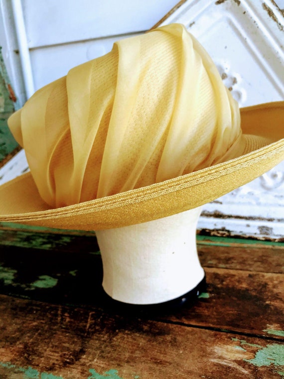 Vintage Mustard Big Flower Wide Brim Straw Hat With Pleated 