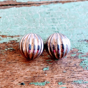 Vintage 925 Sterling  Italy Ribbed Ball Earrings
