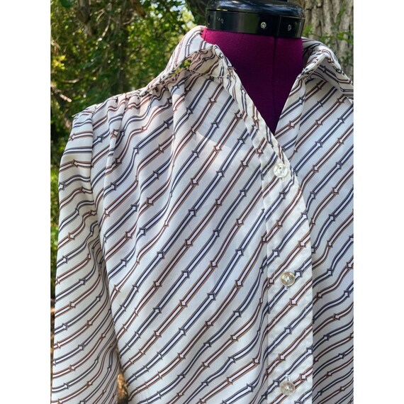 Vintage 1970s Button womens Blouse Abstract Arrow… - image 6