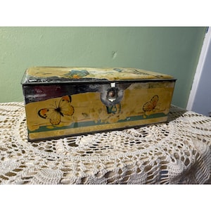 Vintage 1940s Metal Candy tin Shabby Worn Butterflies Cottage