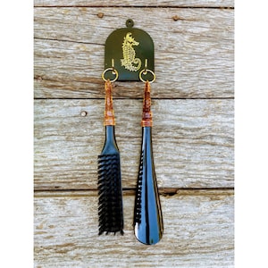 Vintage Midcentury Brush/Shoehorn wall Hanging Seahorse Handles