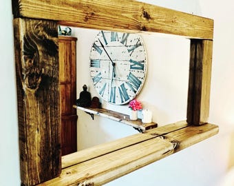Espejo de madera encerada hecho a mano con estante / Decoración de pared rústica estilo granja