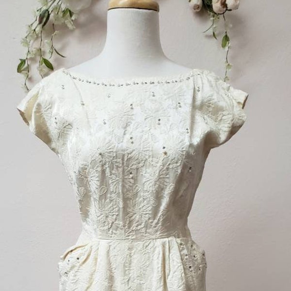 Vintage 1940's cream brocade cocktail bridal wedding reception dress with rhinestones and pearls.